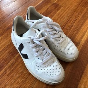 Veja V-10 CWL WHITE BLACK